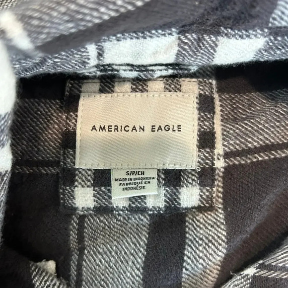 American Eagle Gray & White Plaid Flannel Button-Down Shirt Womens Size S - Picture 3 of 3